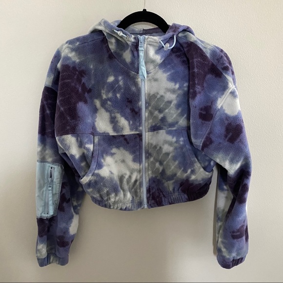 UO Cozy Tie-Dye Fleece Cropped Jacket - Picture 4 of 10